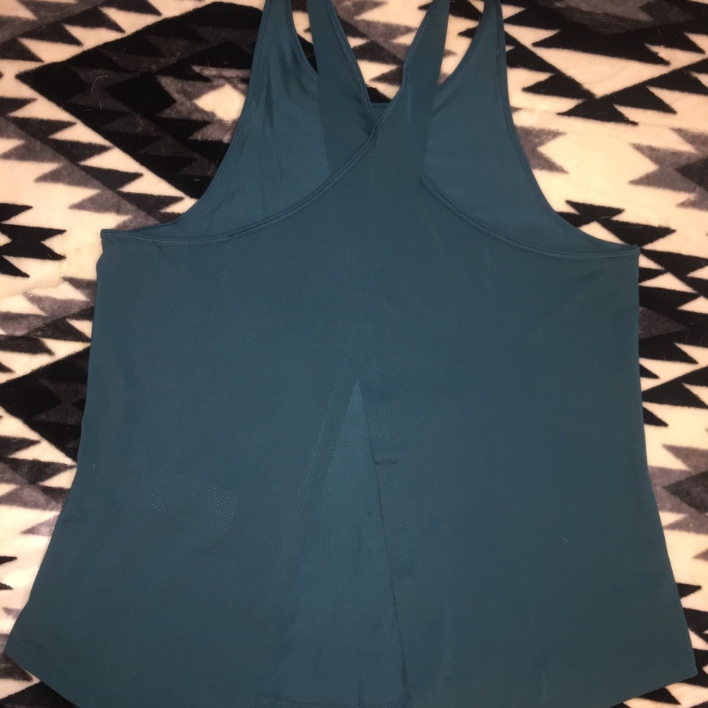 Under Armour Split Open Back Workout Top